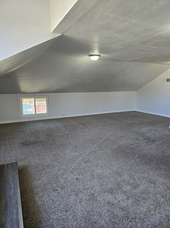 Livingroom - 2720 Cheyenne Ave