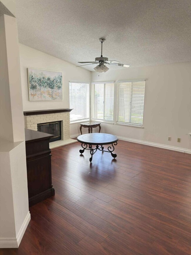 Building Photo - 2890 Summer Set Cir