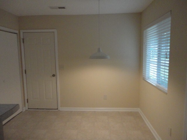 Foto del edificio - 5701 Hidden Lake Dr