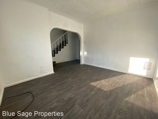 Building Photo - 3 br, 1 bath House - 6 Spruce St