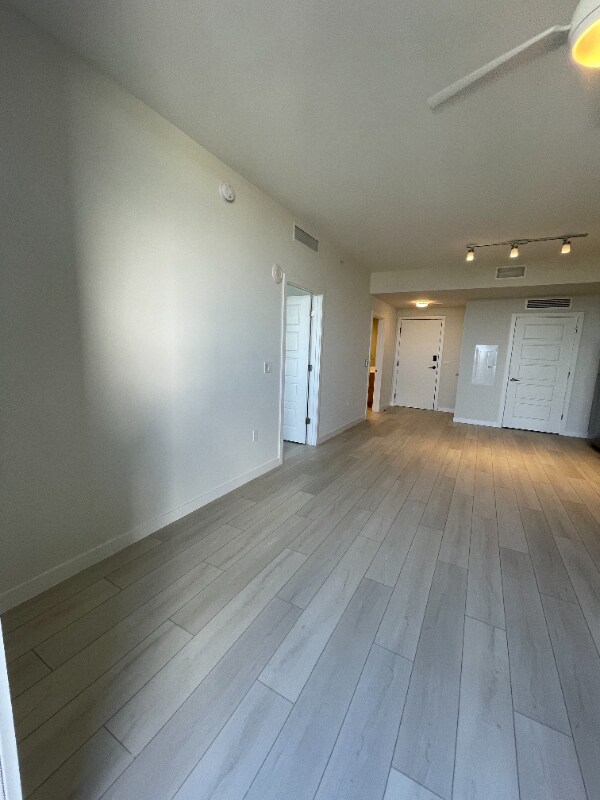Foto del edificio - 745 N Federal Hwy