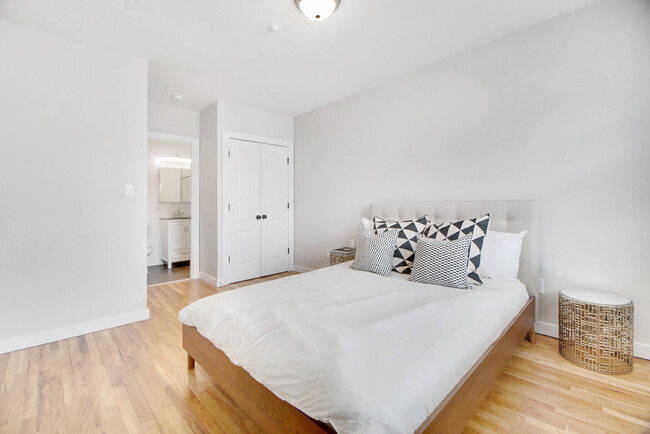 Foto del edificio - 303 Beach 65th St