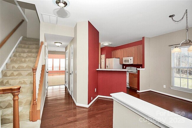 Foto del edificio - 9563 Glenashley Dr