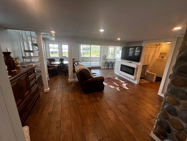 Foto del edificio - 46 Flintstone Rd