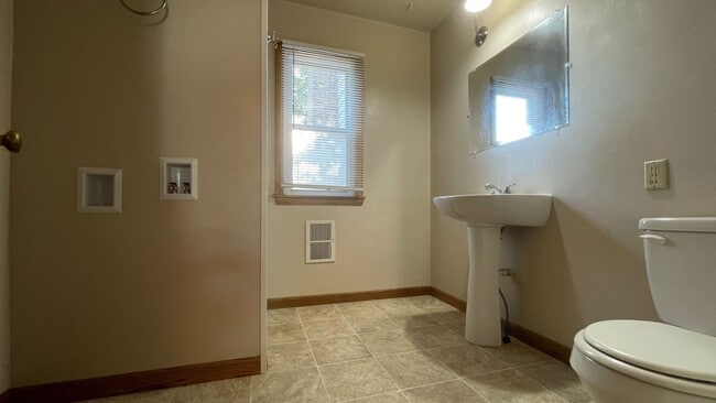 Building Photo - 4924 N 73rd St