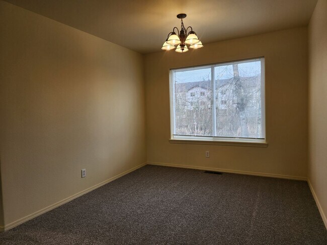 Foto del edificio - 4004 Glengary Rd