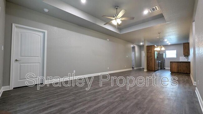 Building Photo - 4899B W Amity Rd