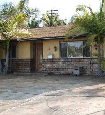 Primary Photo - 352 E L St