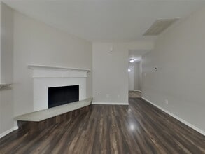 Building Photo - 2002 Briar Grove Dr