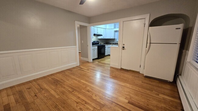 Building Photo - 133 Phenix Ave