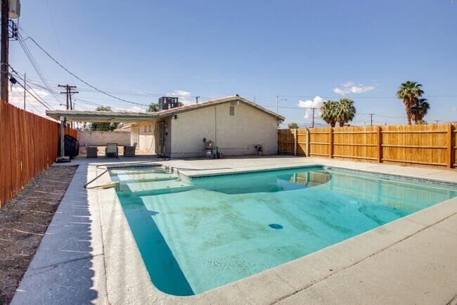 Foto del edificio - 2405 Arenas St