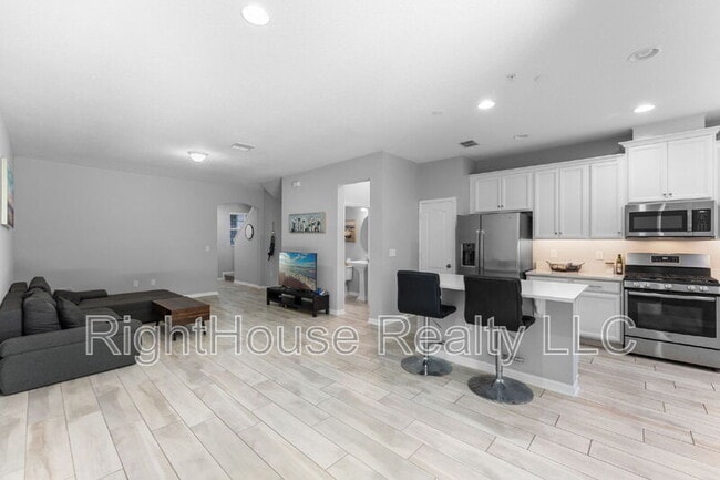 Building Photo - 323 Rustic Loop