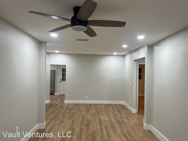 Building Photo - 3 br, 2 bath House - 918 N Clark Ave
