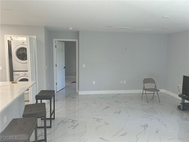 Building Photo - 636 Eisenhower Blvd