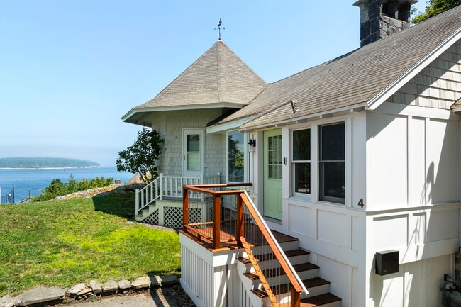 Building Photo - 4 Keyes Ln