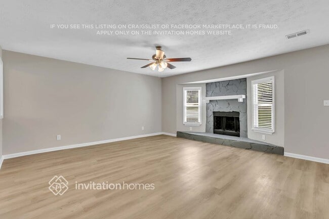 Building Photo - 3742 Saddle Ridge Dr SW