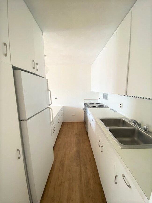 Building Photo - QEG2155Q