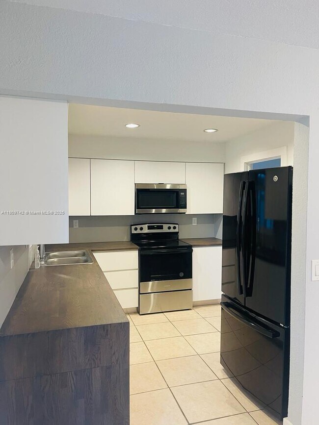 Foto del edificio - 3409 SW 64th Ave