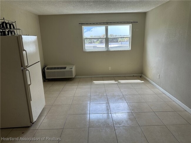Building Photo - 206 Golf Villas Ct NW