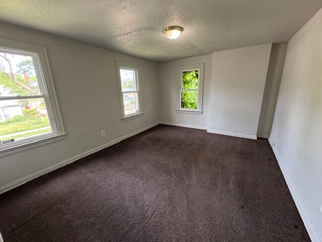 Foto del edificio - 4319 S Park Dr