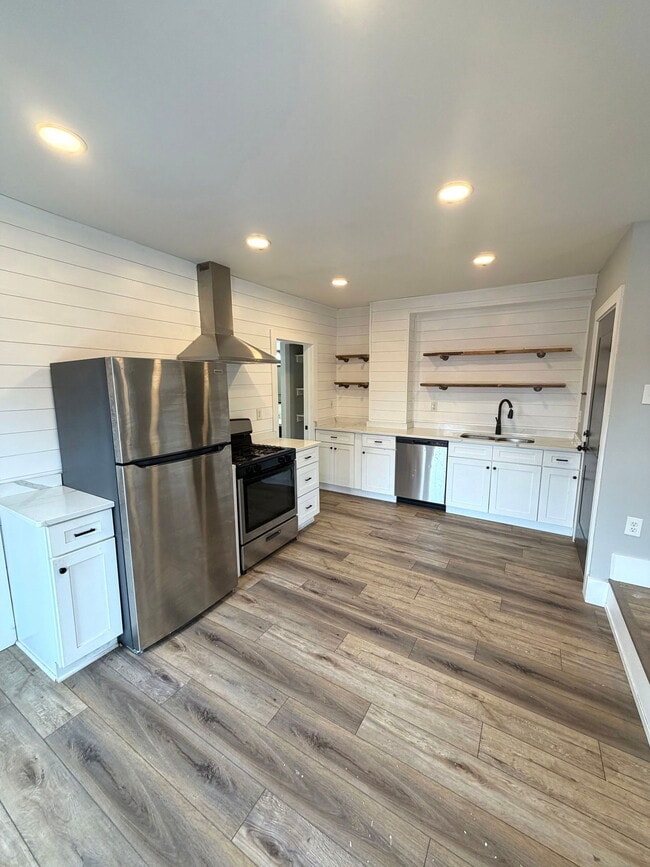 Building Photo - 430 W Lemon St