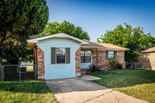 Foto del edificio - 6437 NW Compass Dr