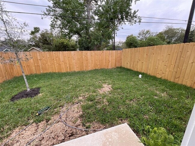 Building Photo - 5202 Northridge Dr