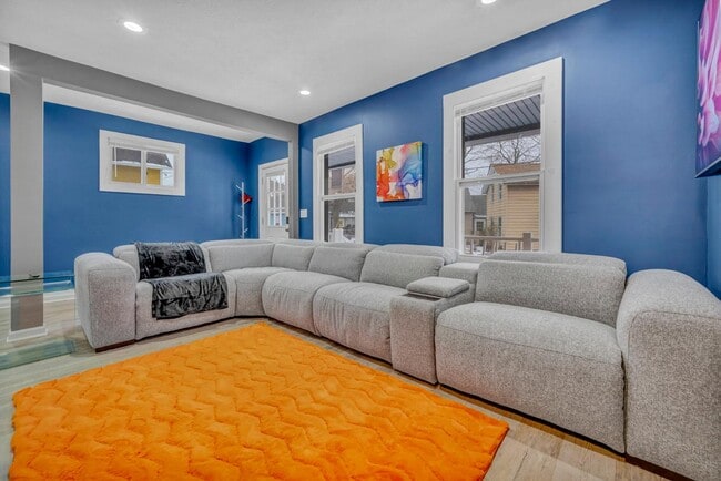 Building Photo - 839 Starkweather Ave