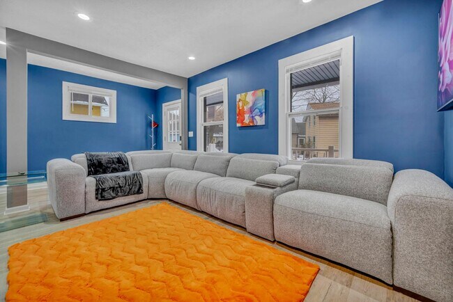 Foto del edificio - 839 Starkweather Ave