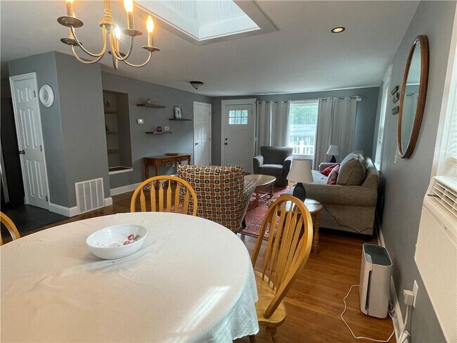 Foto del edificio - 25 Waite Ct