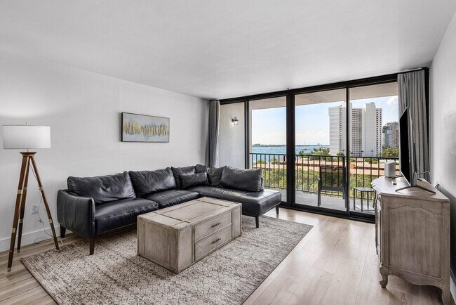Foto del edificio - 5600 N Flagler Dr