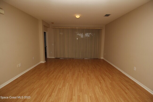 Foto del edificio - 912 Handsome Cab Ln