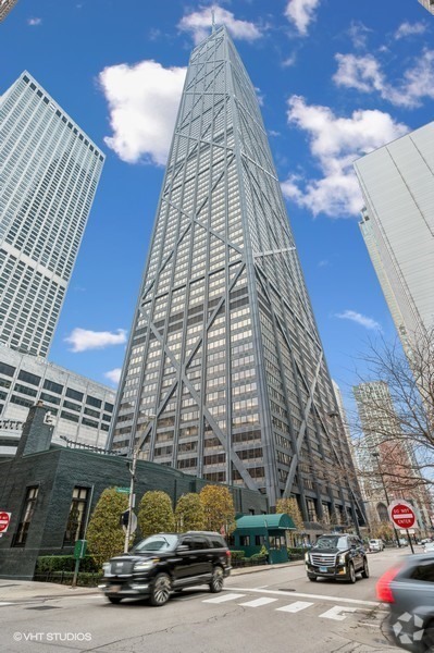 Building Photo - 175 E Delaware Pl