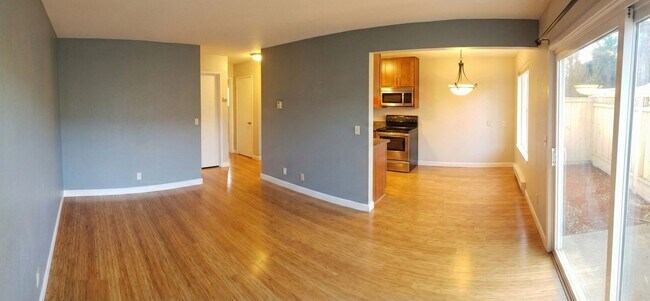 Foto del edificio - Gated San Leandro 1BD | Pool, Parking & Private Patio - Utilities Paid!