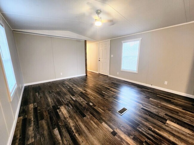 Foto del edificio - 2 Bedroom Mobile Home Close to Wren