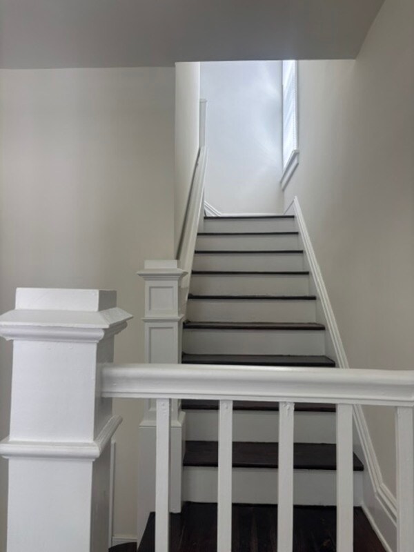 Foto del edificio - 411 W 24th St