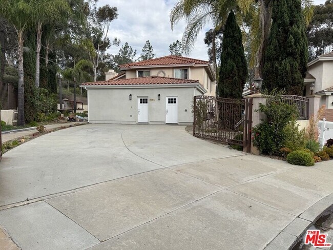 Foto del edificio - 4608 Whispering Woods Ct