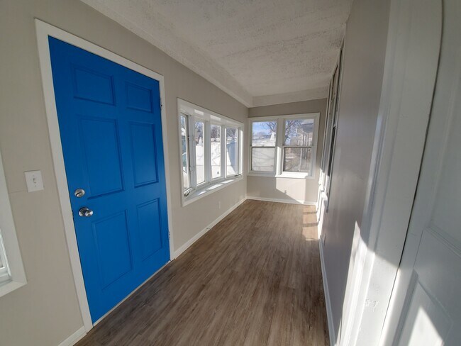 Building Photo - 838 F St