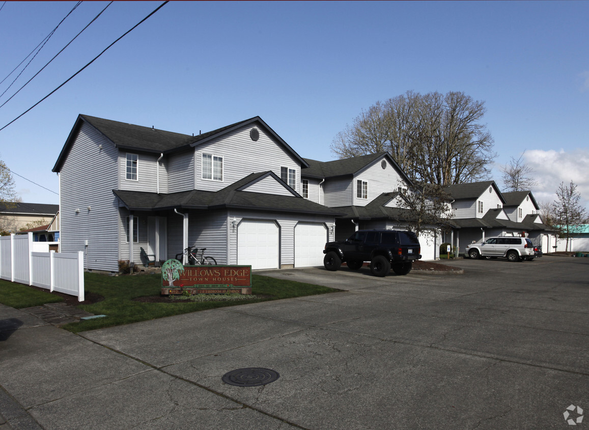 Primary Photo - Willows Edge Townhouses