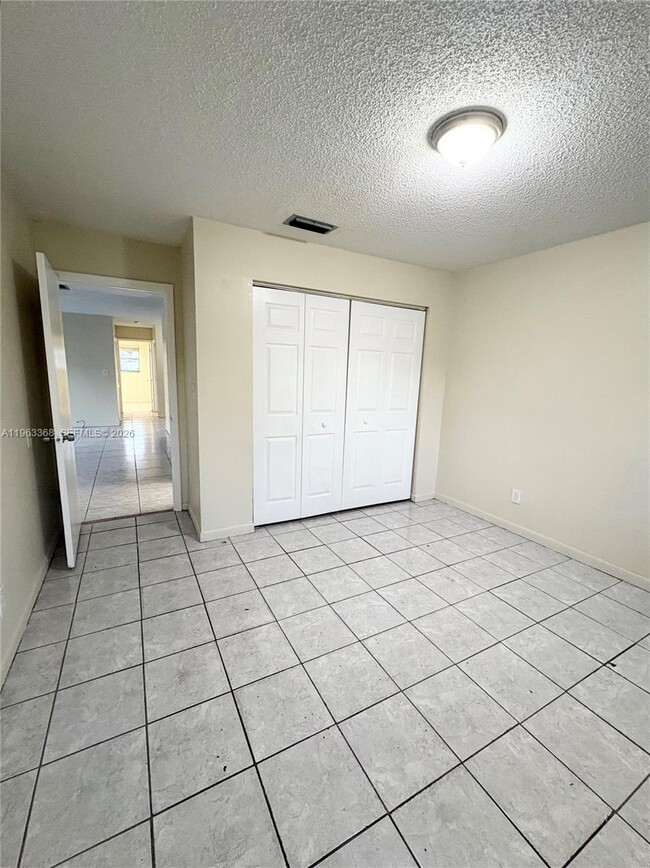 Foto del edificio - 813 SW 10th St