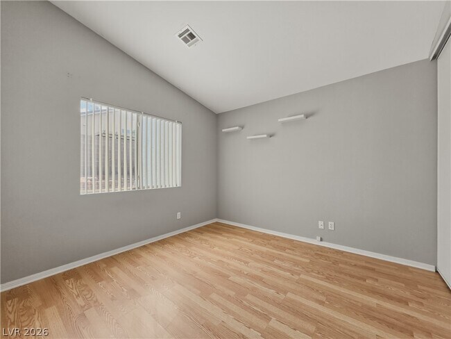 Foto del edificio - 1037 Blue Lantern Dr