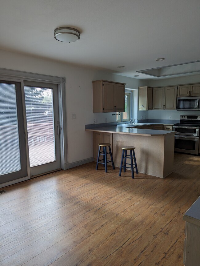Building Photo - 1054 Arapahoe Dr