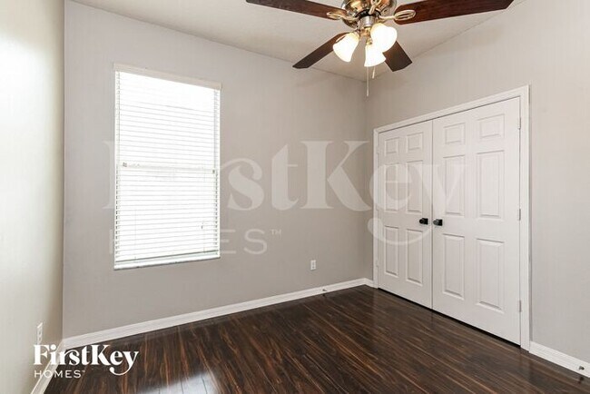 Foto del edificio - 2716 Barclay Ln