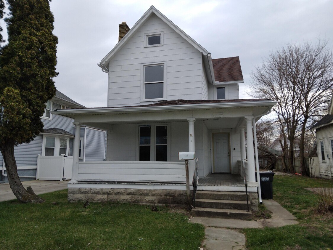 Primary Photo - 4112 Lewis Ave