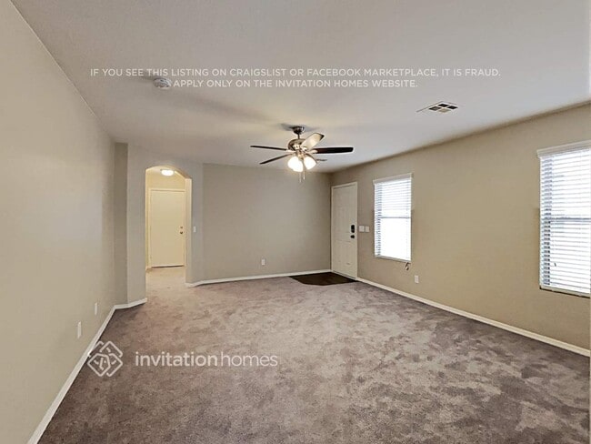 Building Photo - 927 S 239th Ln