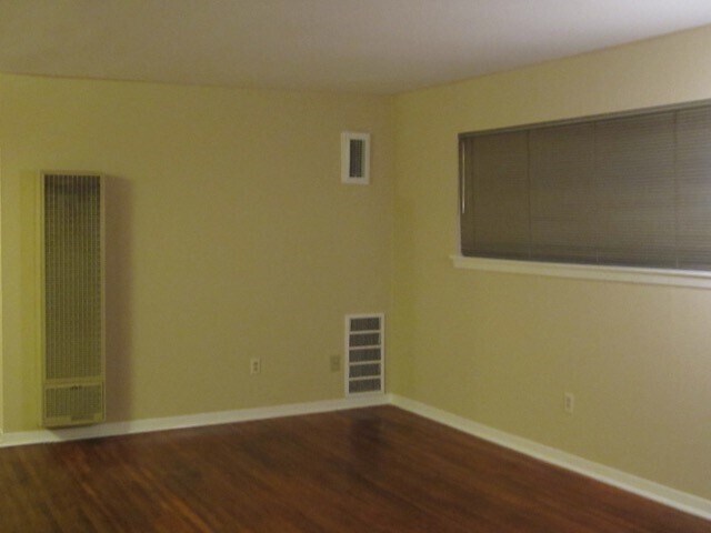 Building Photo - 2207 Mimosa Dr