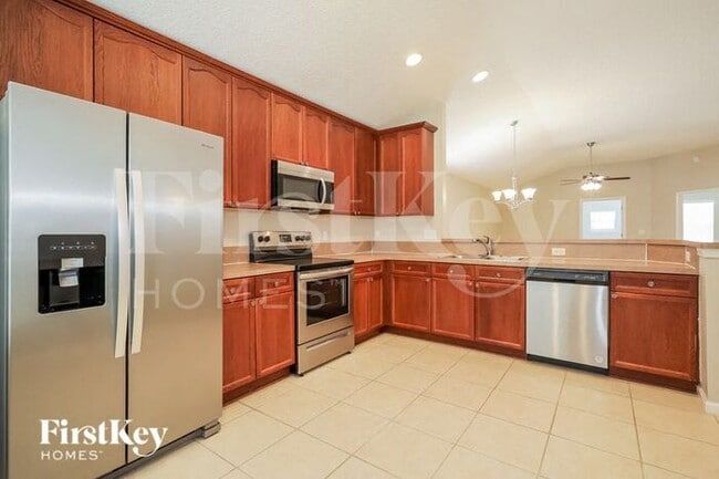 Building Photo - 824 Marjories Way