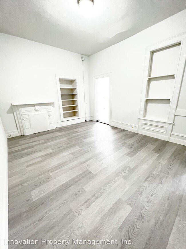 Building Photo - 1 br, 1 bath Apartment - READY FOR MOVE-IN...