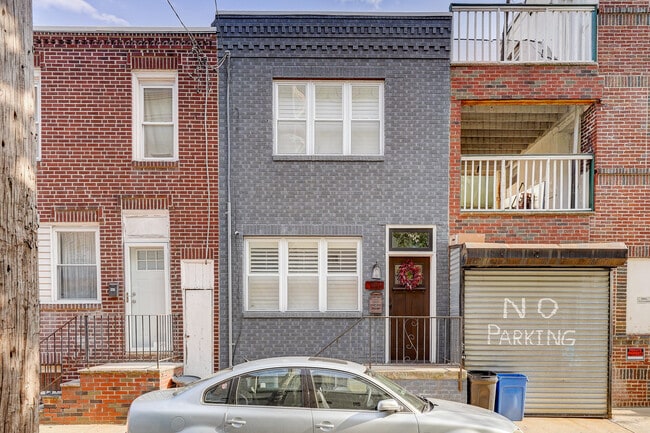 Building Photo - 905 Watkins St
