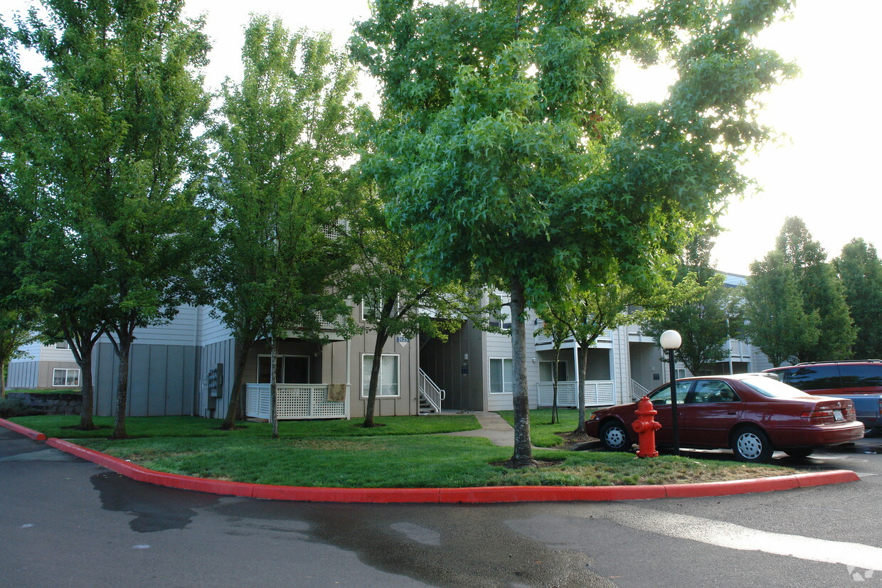 Building Photo - Parkway Village Apartments